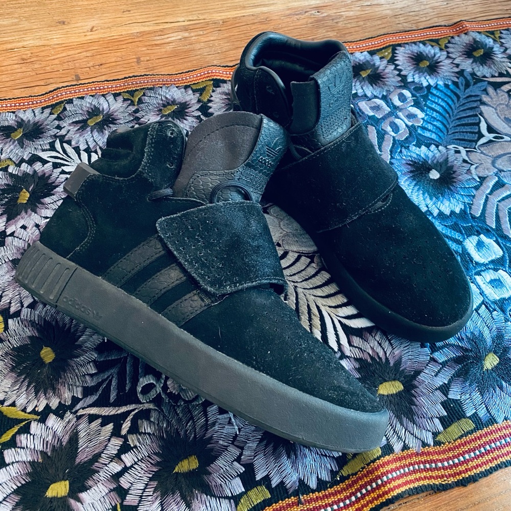 Adidas - black suede high top sneakers size 5 US - 37.5
